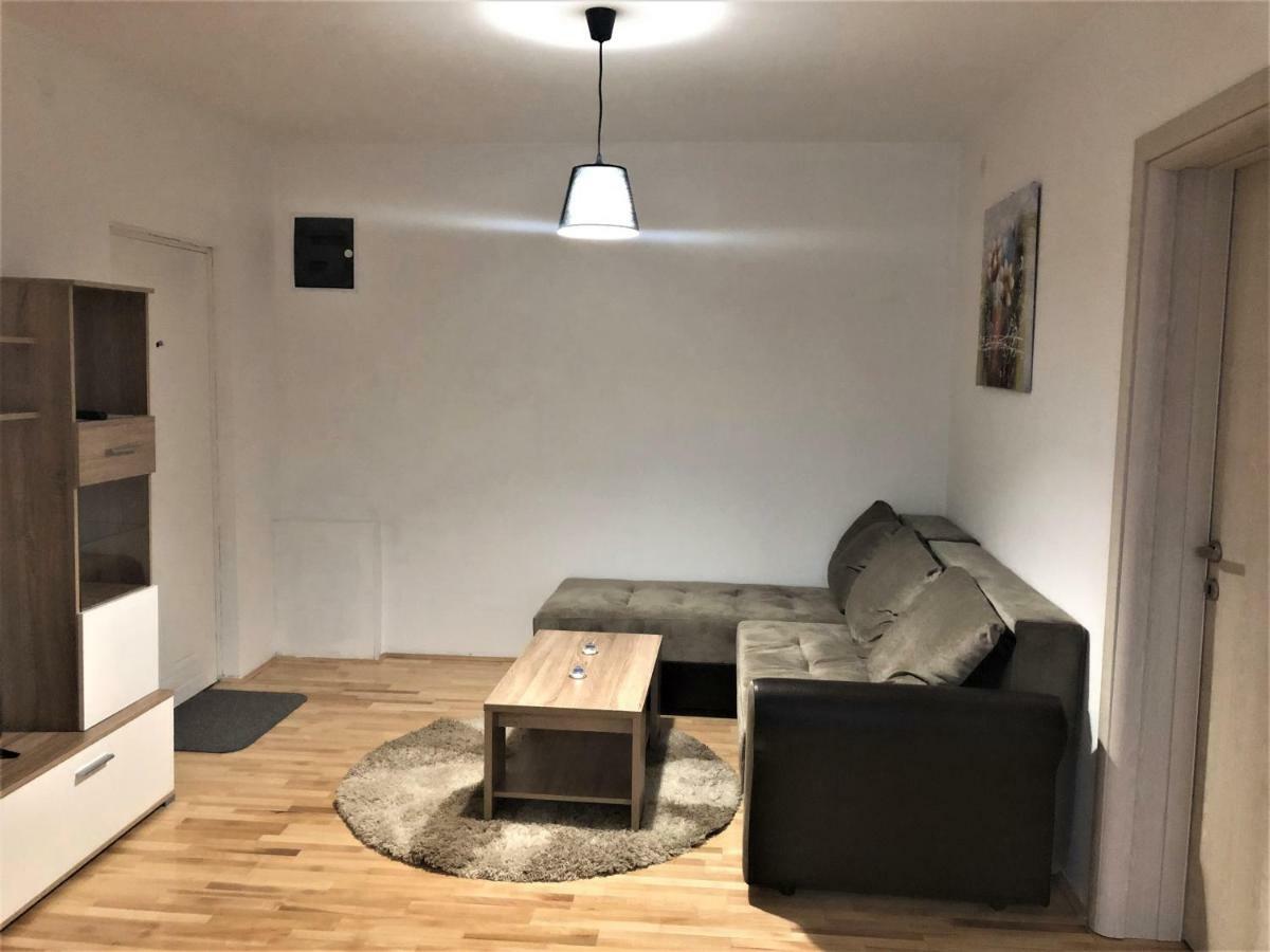 Airport Rest Apartments Belgrád Kültér fotó