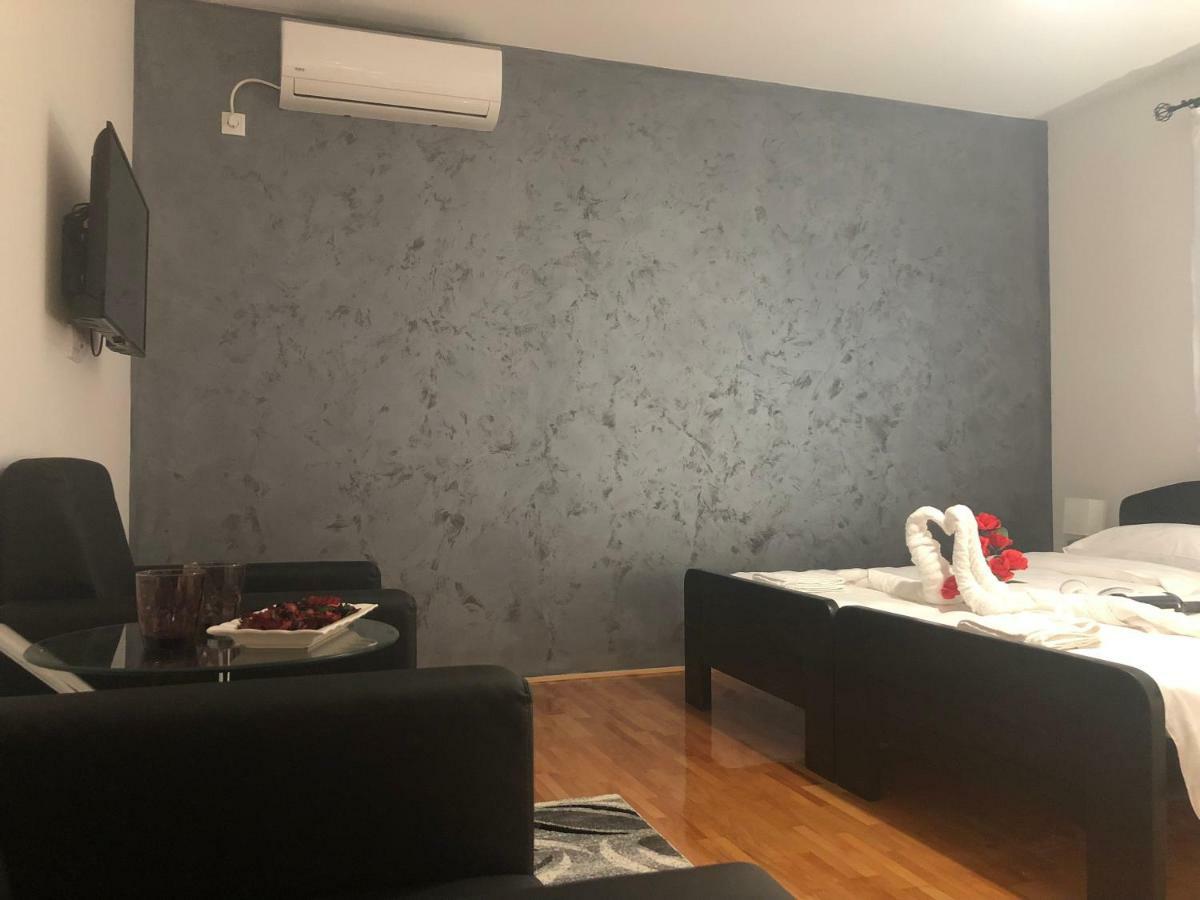 Airport Rest Apartments Belgrád Kültér fotó