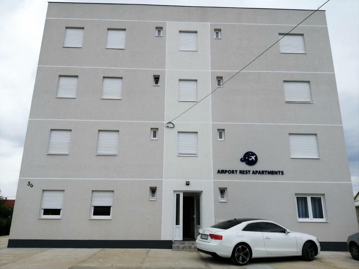 Airport Rest Apartments Belgrád Kültér fotó