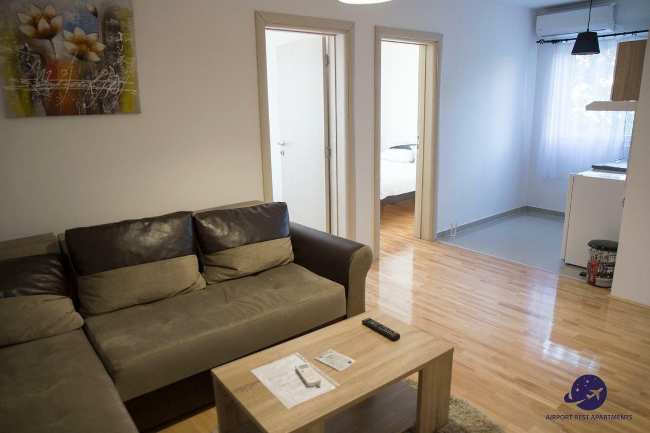 Airport Rest Apartments Belgrád Kültér fotó
