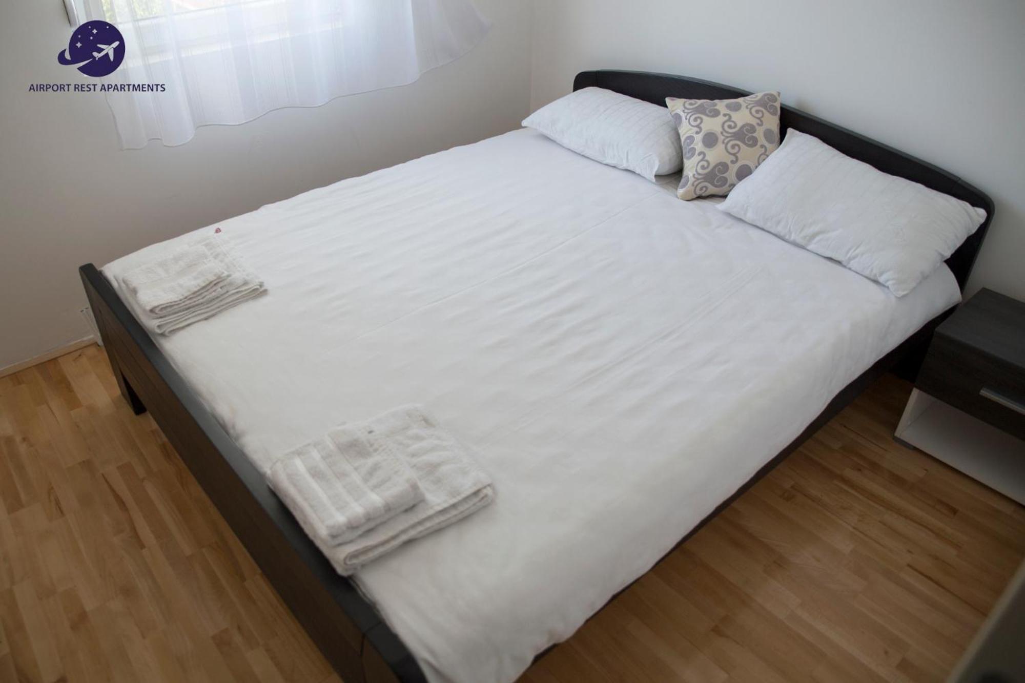 Airport Rest Apartments Belgrád Kültér fotó