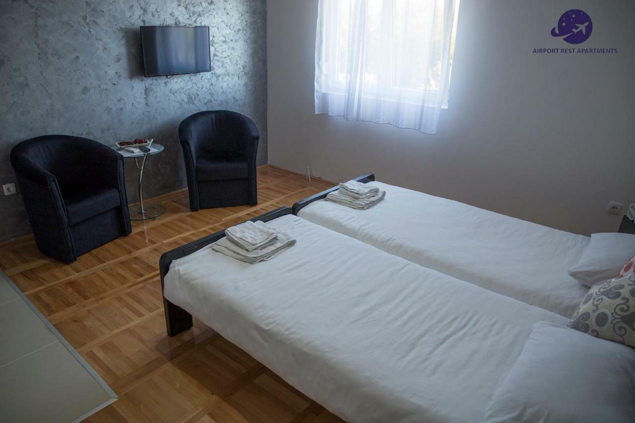 Airport Rest Apartments Belgrád Kültér fotó