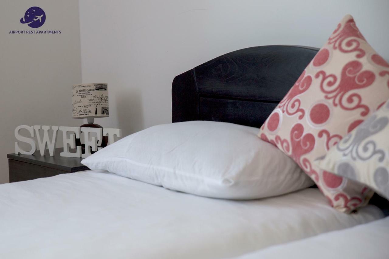 Airport Rest Apartments Belgrád Kültér fotó