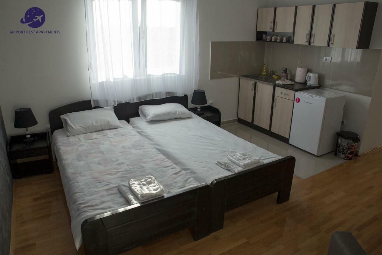 Airport Rest Apartments Belgrád Kültér fotó