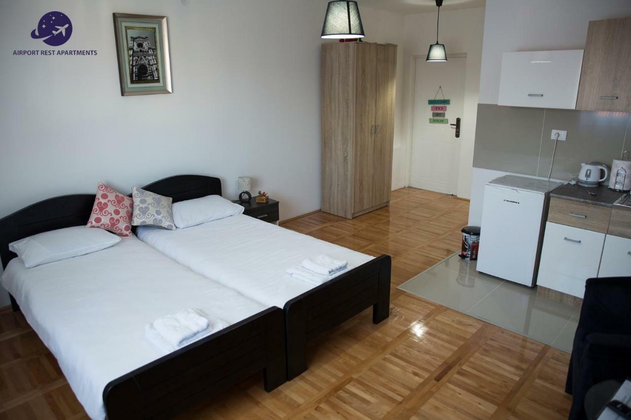Airport Rest Apartments Belgrád Kültér fotó