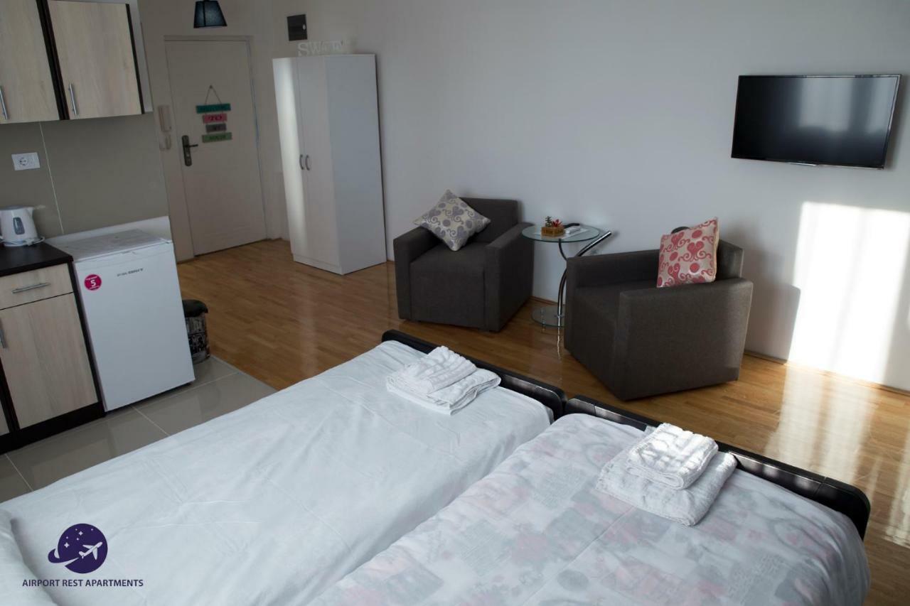 Airport Rest Apartments Belgrád Kültér fotó