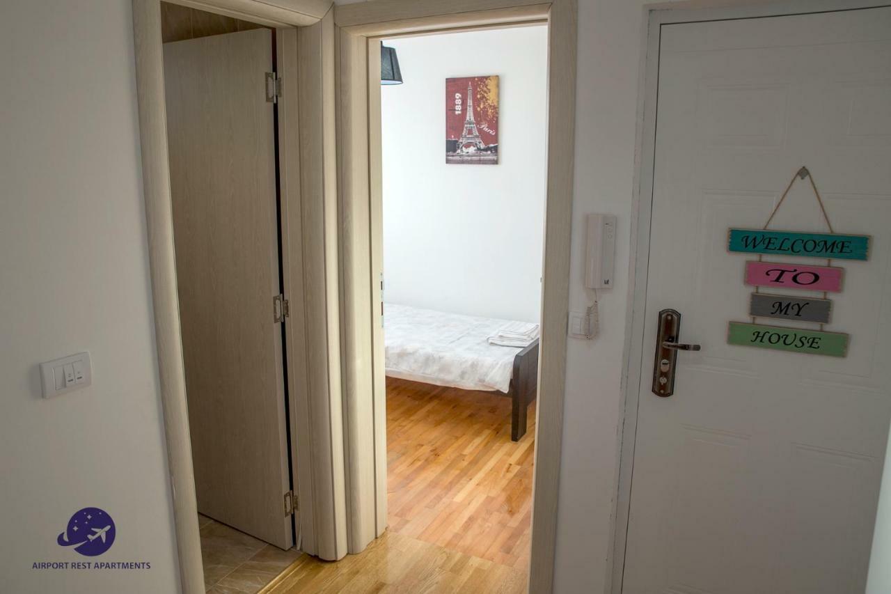 Airport Rest Apartments Belgrád Kültér fotó