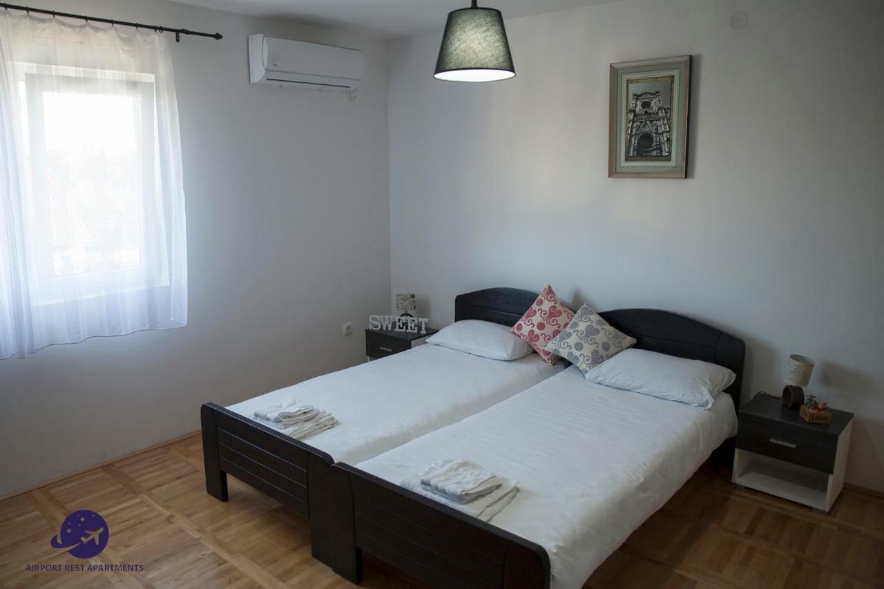 Airport Rest Apartments Belgrád Kültér fotó