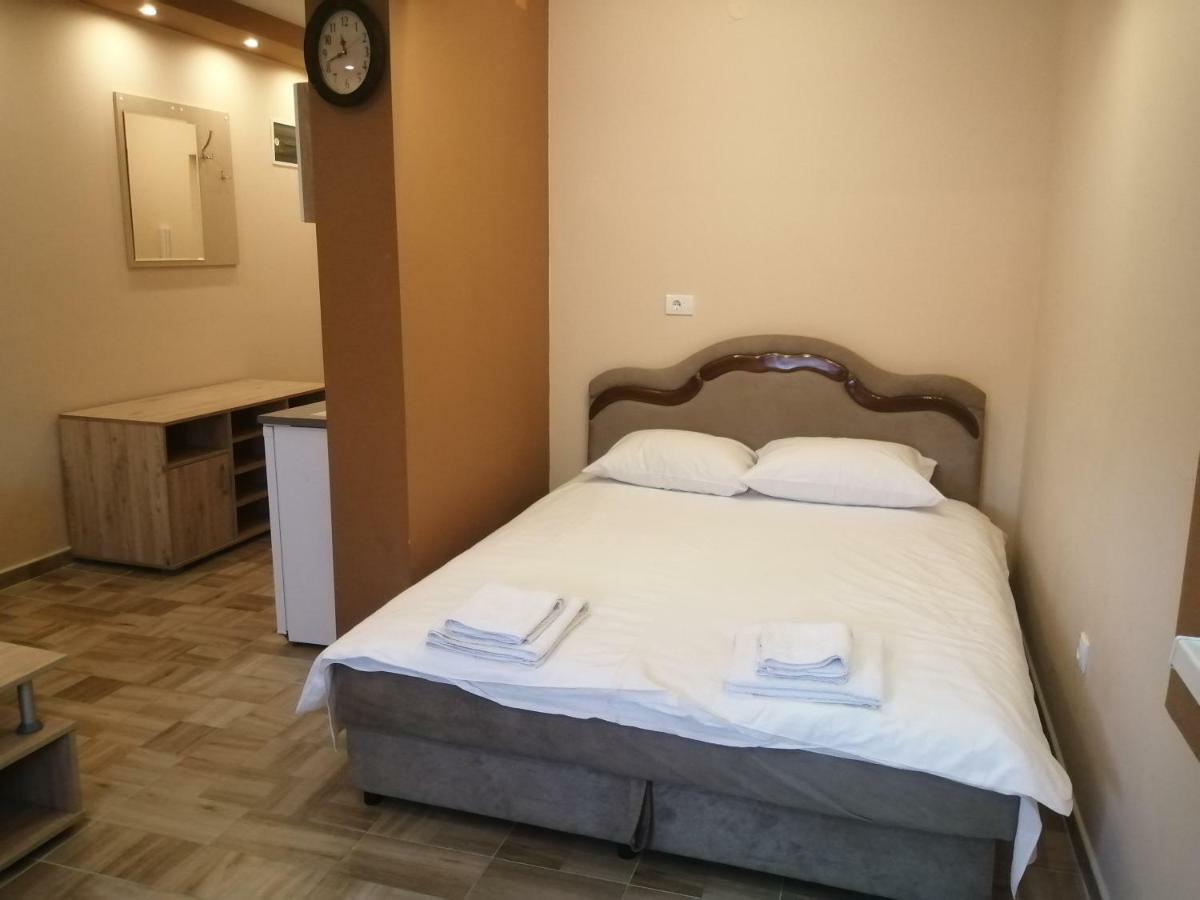 Airport Rest Apartments Belgrád Kültér fotó